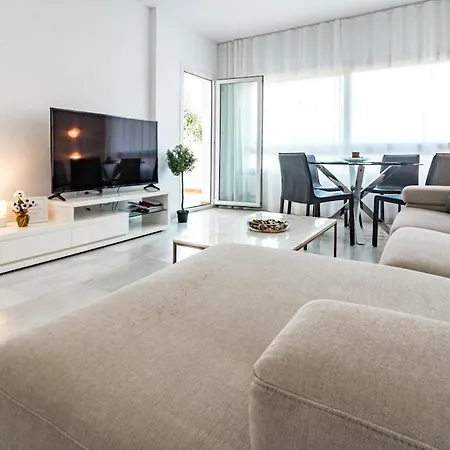 Pr20 - Good Located Flat Puerto Banus דירה *