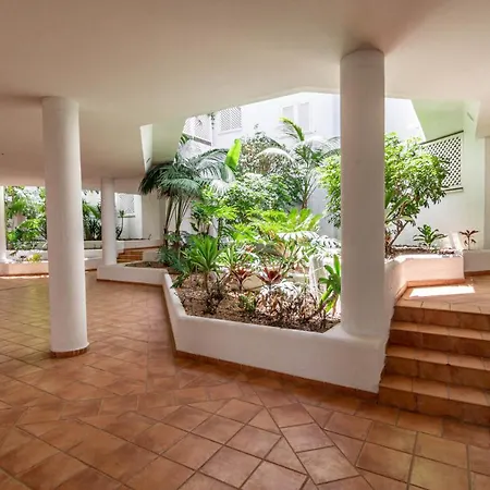Pr20 - Good Located Flat Puerto Banus Marbella
