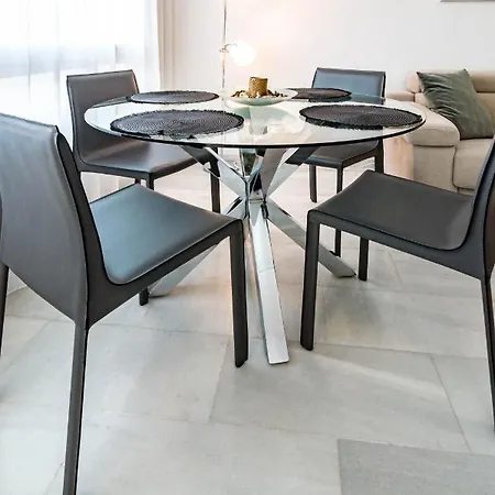 Pr20 - Good Located Flat Puerto Banus *