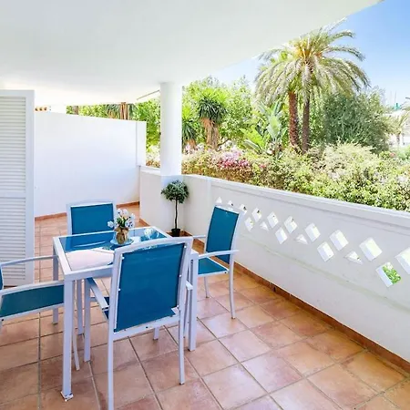 Pr20 - Good Located Flat Puerto Banus