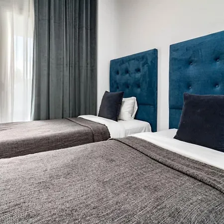 Beachside Apartment With Pool, Puerto Banus- Pr20 Apartment
