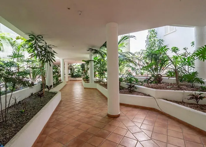 Pr20 - Good Located Flat Puerto Banus Διαμέρισμα *