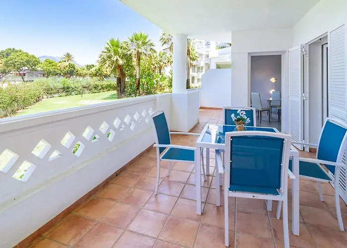 Pr20 - Good Located Flat Puerto Banus