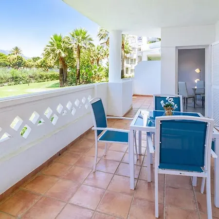 Pr20 - Good Located Flat Puerto Banus