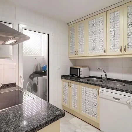 Pr20 - Good Located Flat Puerto Banus Apartmán