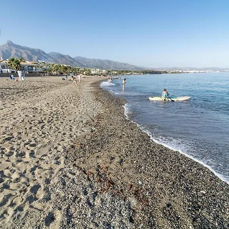 Pr20 - Good Located Flat Puerto Banus